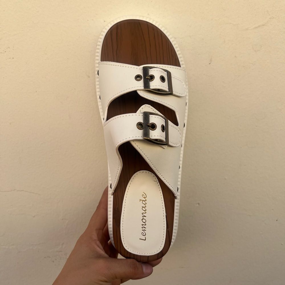 White Sandals Sleek Design Comfortable Fit - Picture 2 of 5